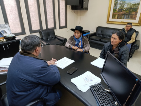 El intendente municipal Norberto Villordo recibió en su despacho a Sabina Orellana Cruz, Cónsul de Bolivia en Rosario